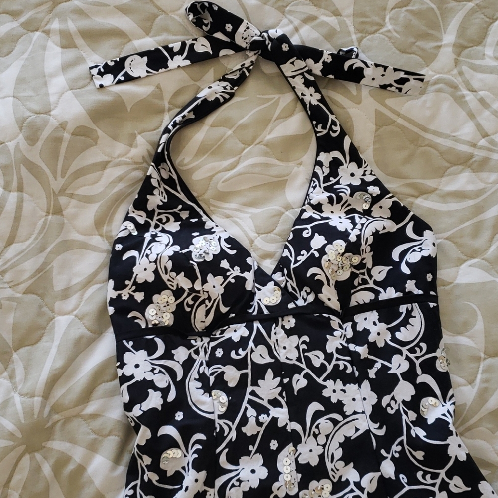Dress - Picture 2 of 5